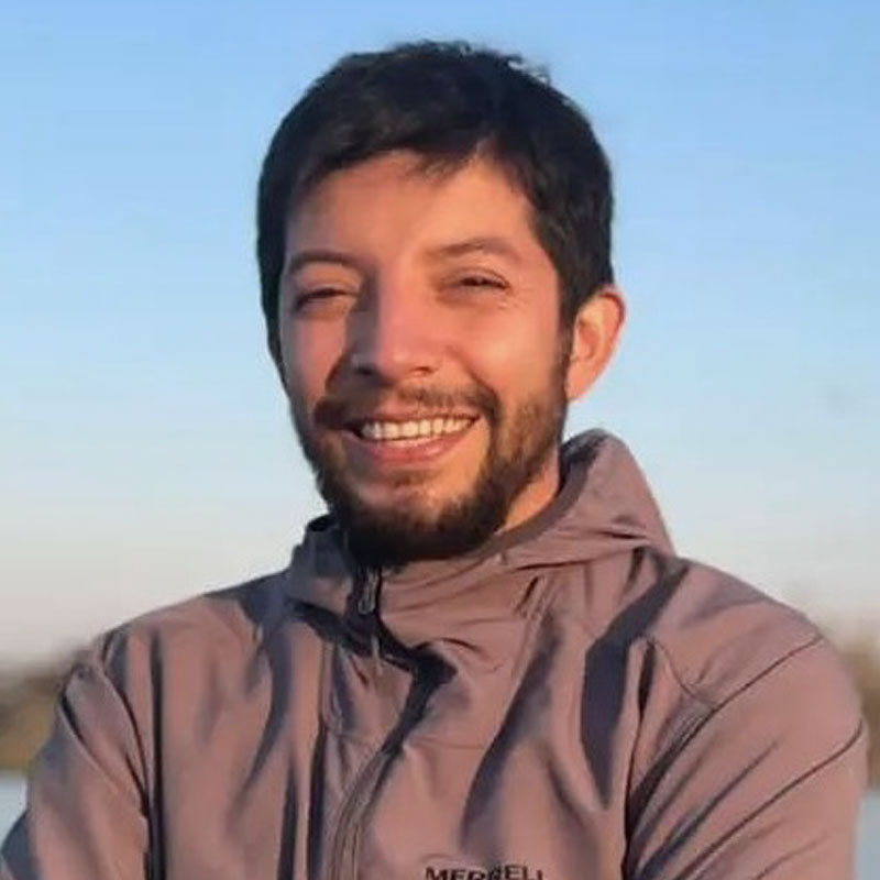 Diego-Penaloza-con-fondo-800×800 Diego penaloza con fondo 800x800 1