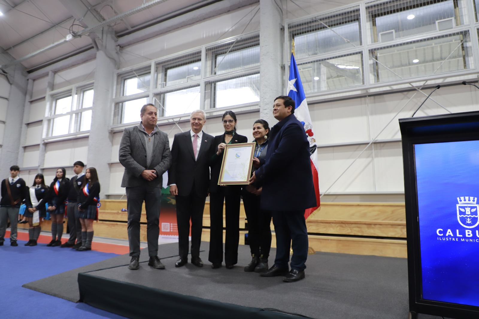 Ministra y pdte liceo calbuco